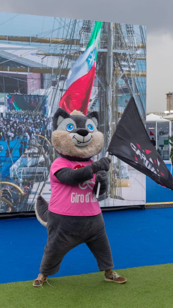 Il lupo Wolfie by Trudi, la mascotte ufficiale del Giro d'Italia - Napoli