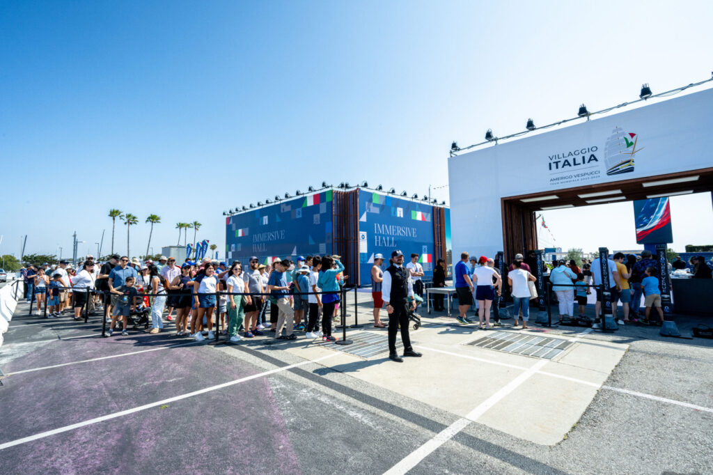 Primo Villaggio Italia del Tour Mondiale - Los Angeles